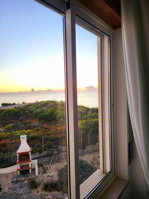 Nazare Uninterrupted Views And Sounds Of The Sea Apartment Патайас Екстериор снимка