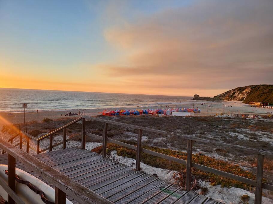 Nazare Uninterrupted Views And Sounds Of The Sea Apartment Патайас Екстериор снимка