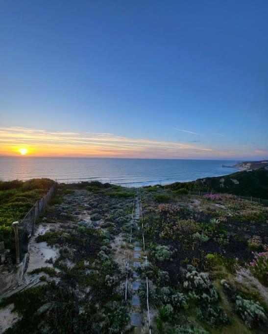 Nazare Uninterrupted Views And Sounds Of The Sea Apartment Патайас Екстериор снимка