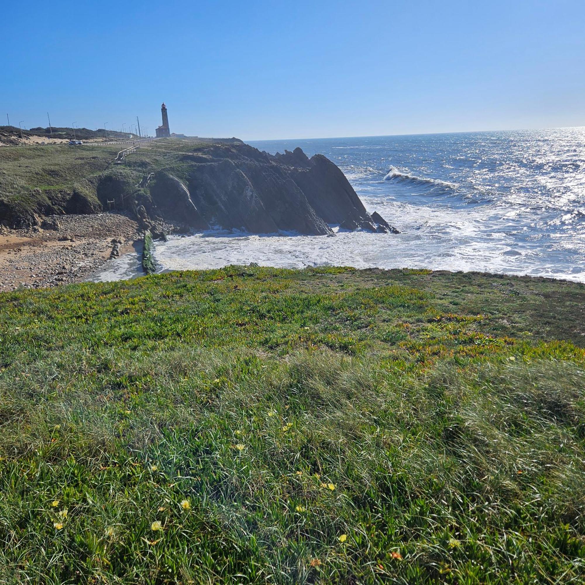 Nazare Uninterrupted Views And Sounds Of The Sea Apartment Патайас Екстериор снимка